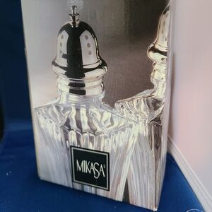 Makassar salt and pepper shakers